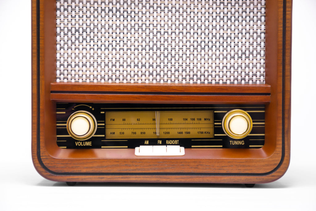 Vintage-Style Wooden AM/FM Radio – Retro Tabletop Radio with Classic Dial Tuning