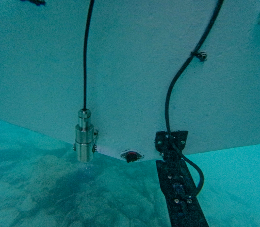 Transom-Mounted Underwater Camera up to 100 meters wide angle