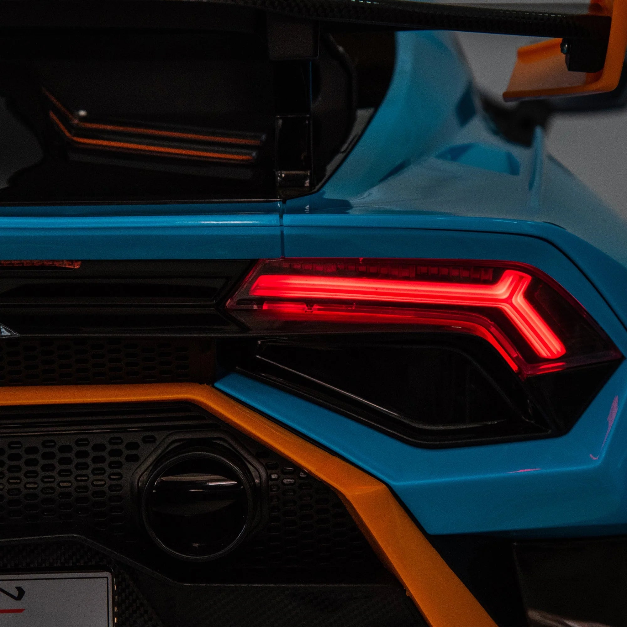 Kids Electric Ride-On Lamborghini Huracan Sto 24V, Ages 3-8